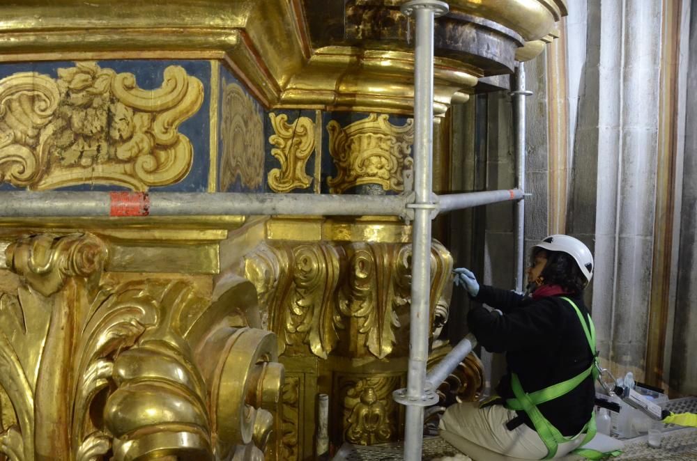 Els treballs de restauració del retaule major del Santuari del Miracle de Riner