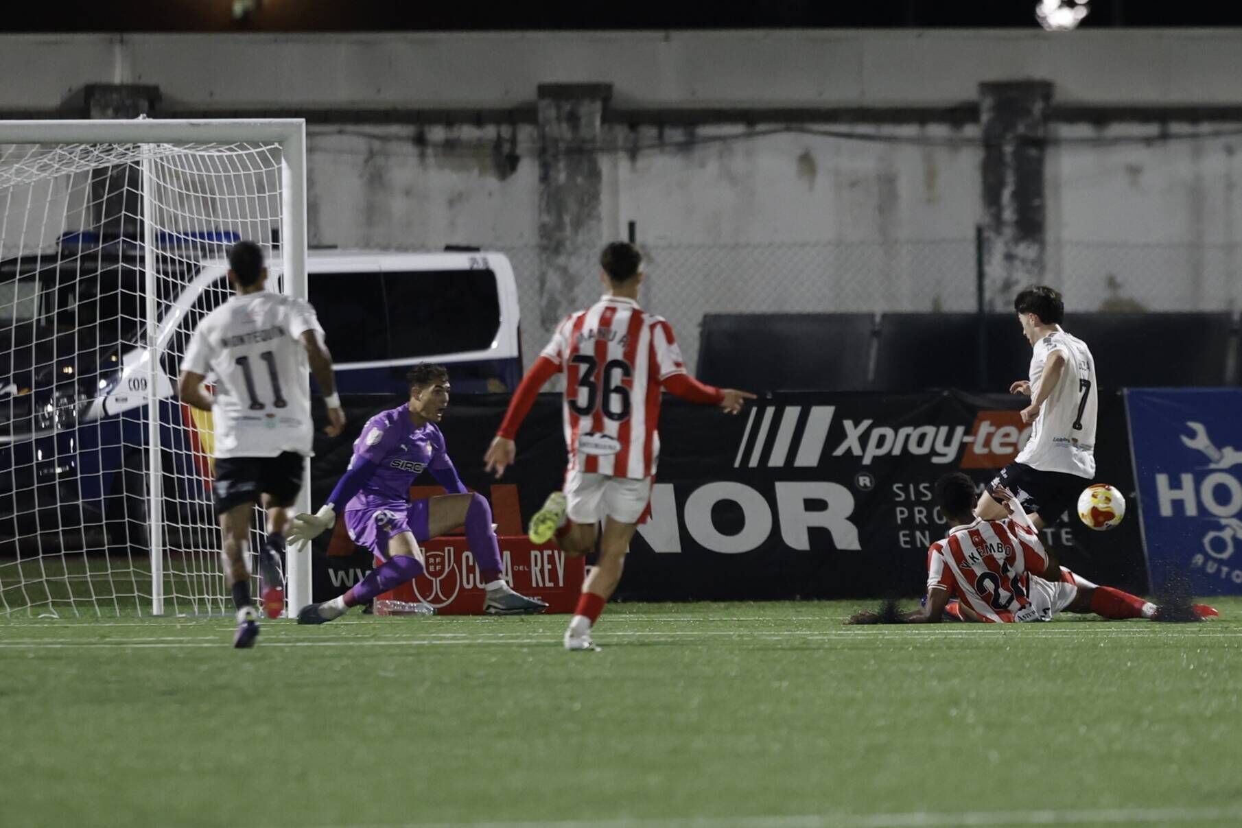 EN IMÁGENES: Gran ambiente en Mieres para el Caudal-Sporting de Copa del Rey