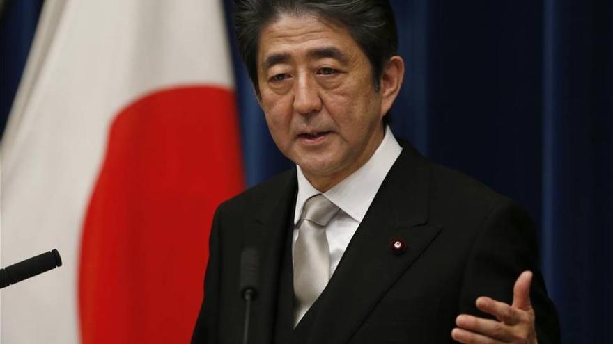Un caso de donaciones irregulares en Japón afecta al primer ministro Shinzo Abe