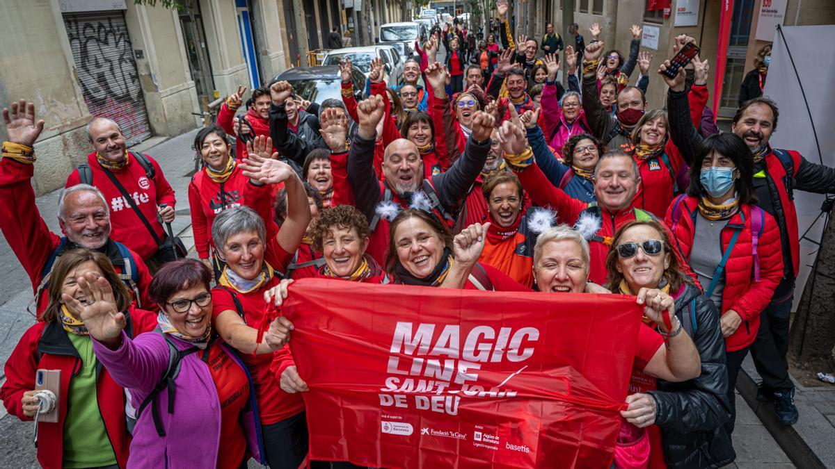 Participantes de la Magic Line, carrera solidario que organiza Sant Joan de Deu,  en su recorrido por Montjuic