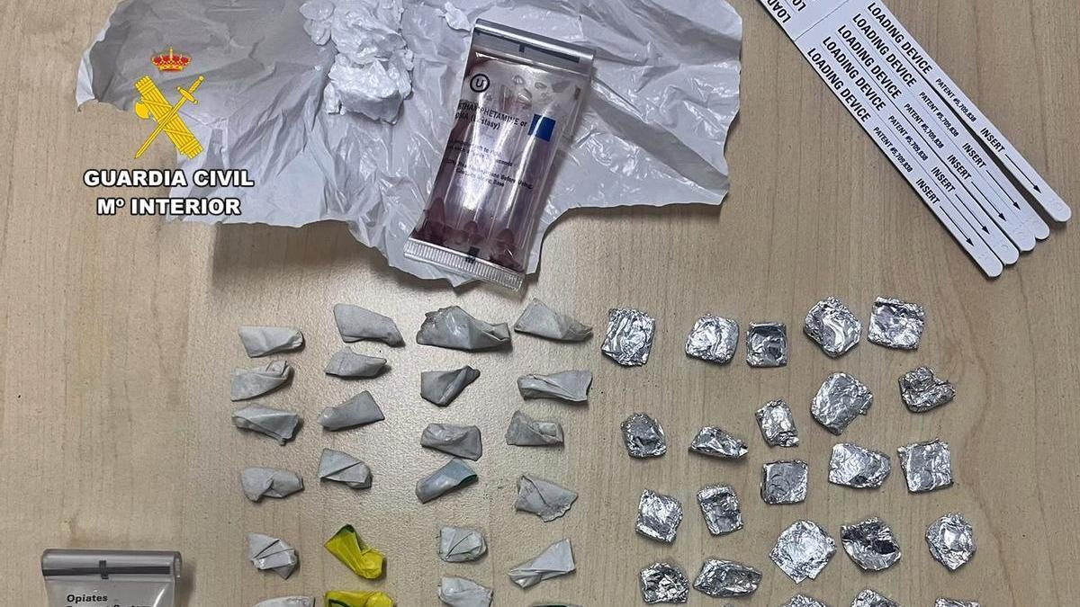Sustancias intervenidas por la Guardia Civil en Villanueva de la Serena.