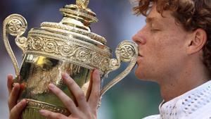 Un Sinner de cent es referma  al tron de Wimbledon