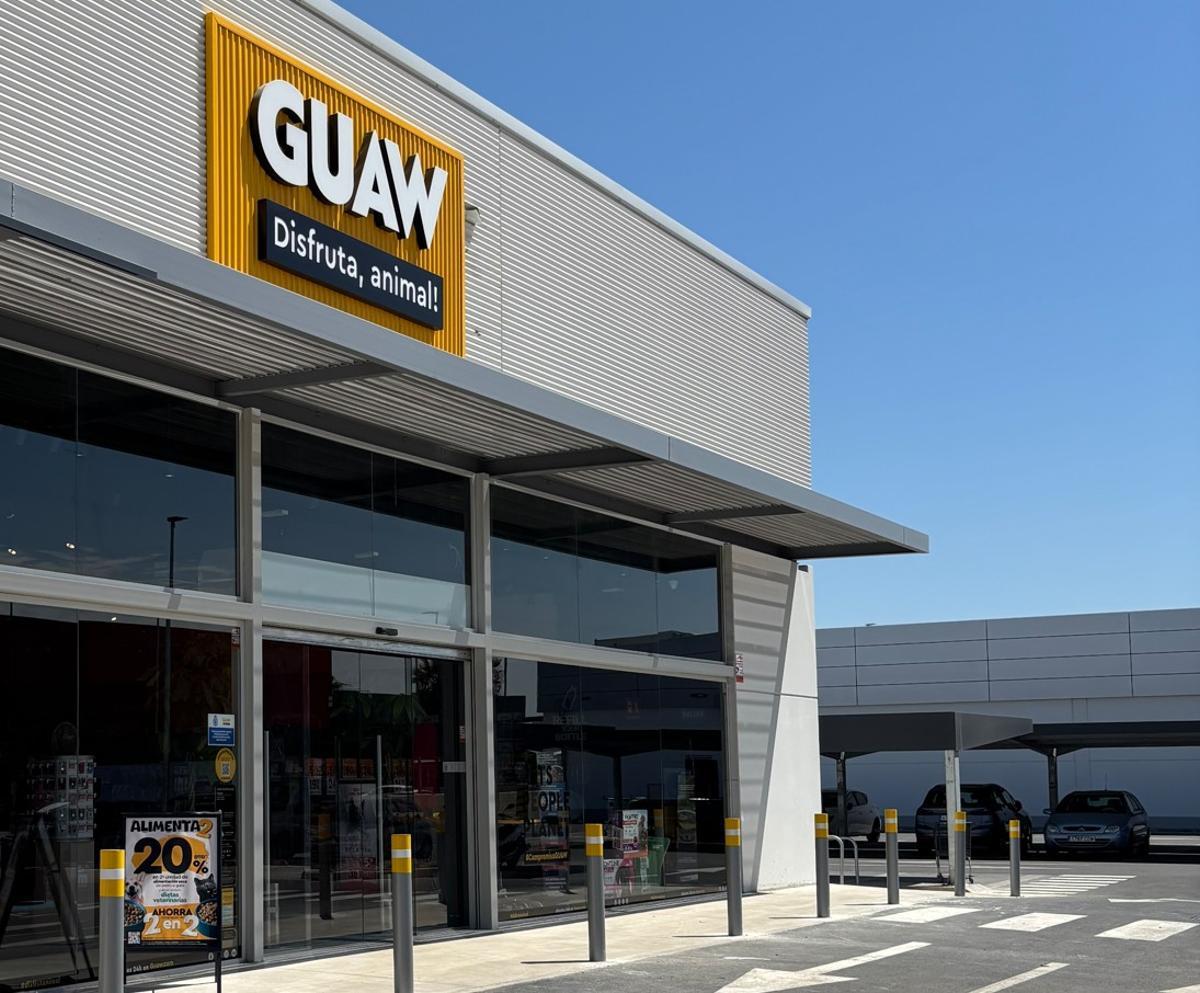 Tienda Guaw del nuevo parque comercial Bogaris Sevilla Norte.