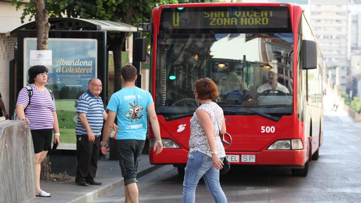 Uno de los autobuses de la ciudad de Alcoy