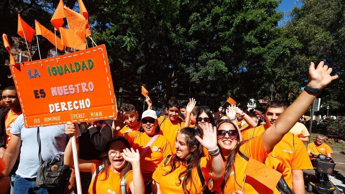 Marcha ‘naranja’ por la igualdad de Queremos Movernos.