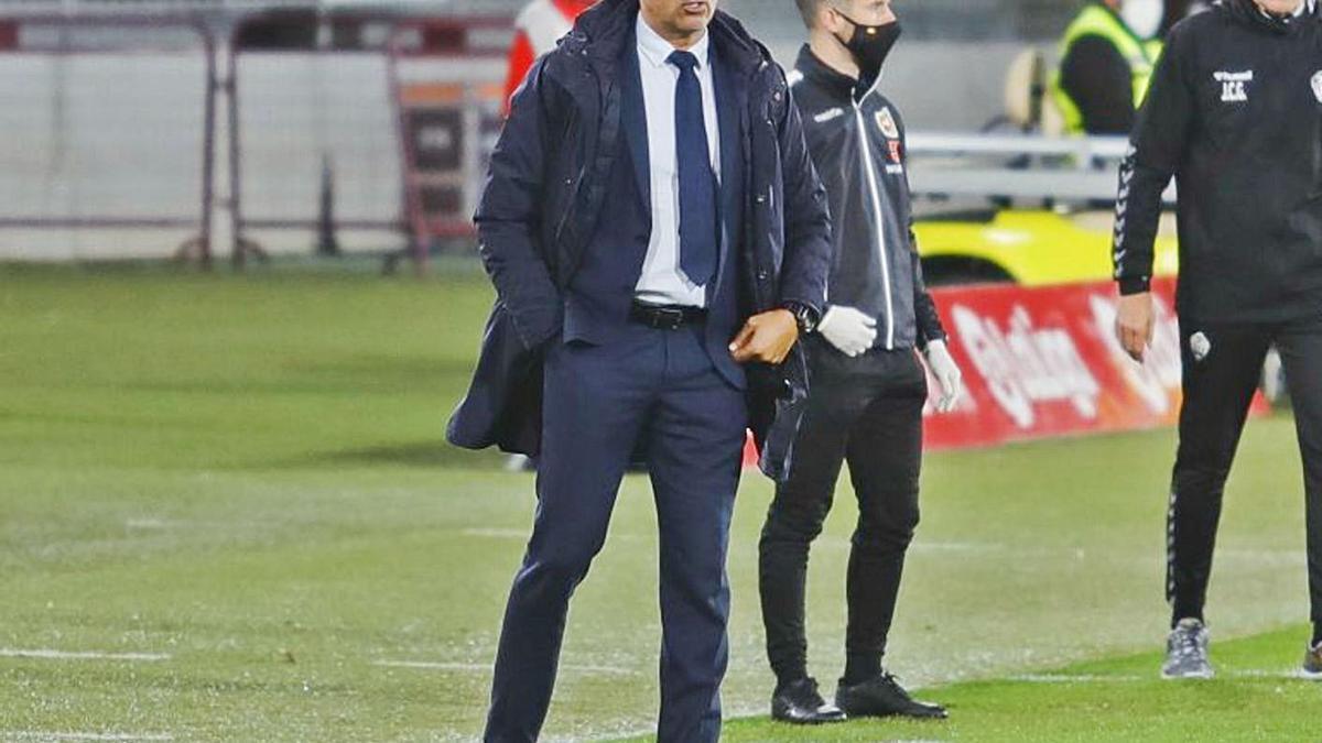 El portugués José Gomes, entrenador de la UD Almería, durante el partido frente al Castellón esta temporada. | | LALIGA