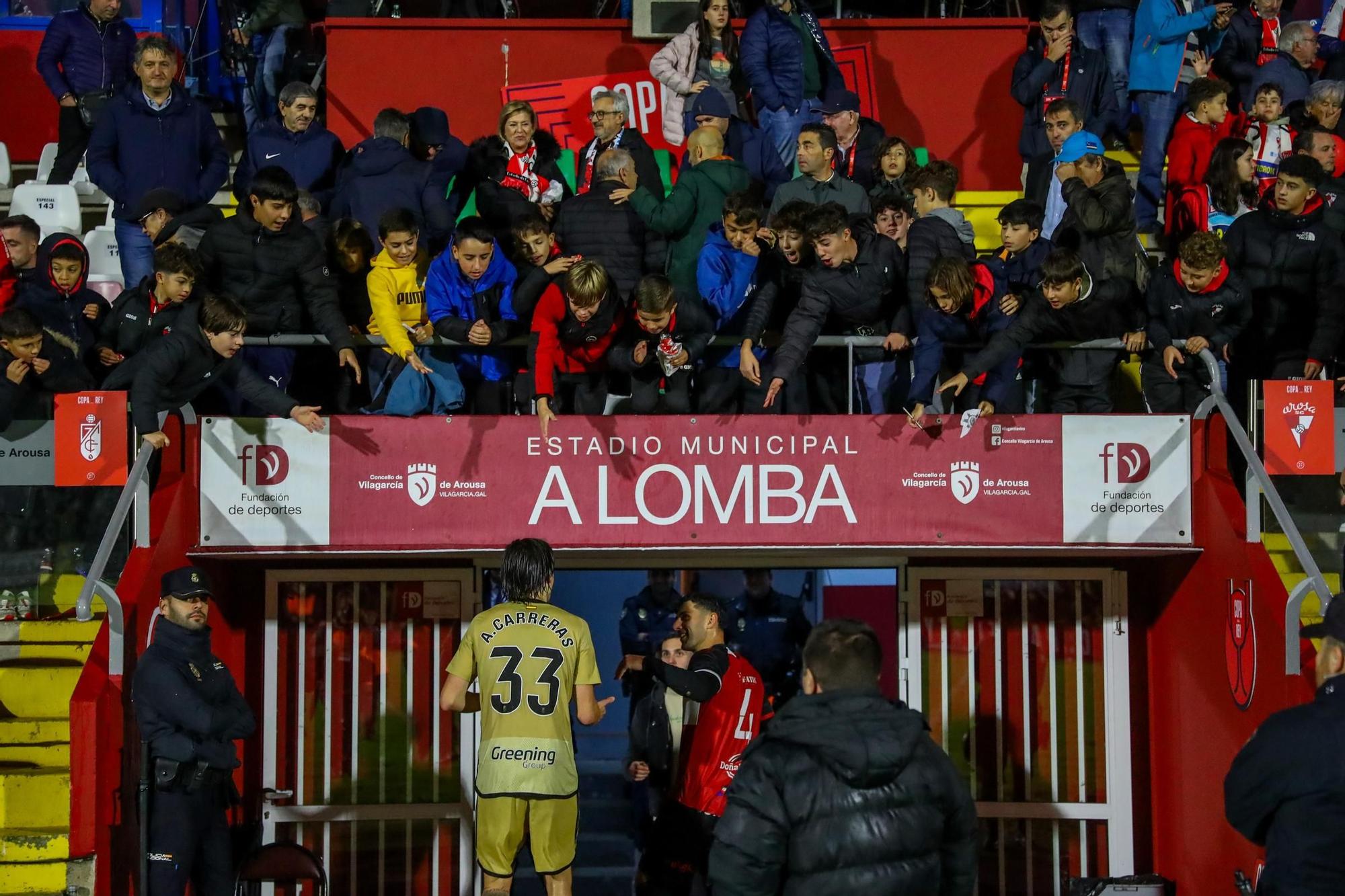 El Arosa disfruta de un día histórico en A Lomba ante un Primera División