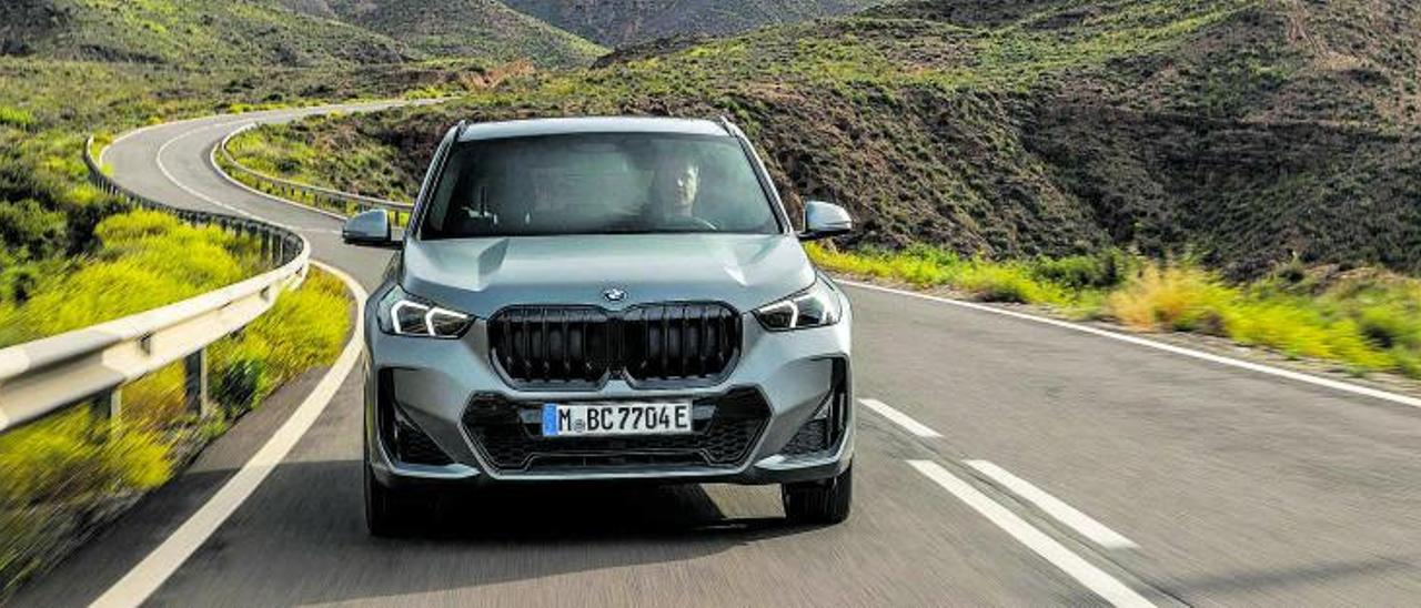 elÈctric. L’iX1 és el tercer component de la gamma 100% electrificada de BMW i es presenta amb una configuració de doble motor de 313 CV i tracció total.  | BMW