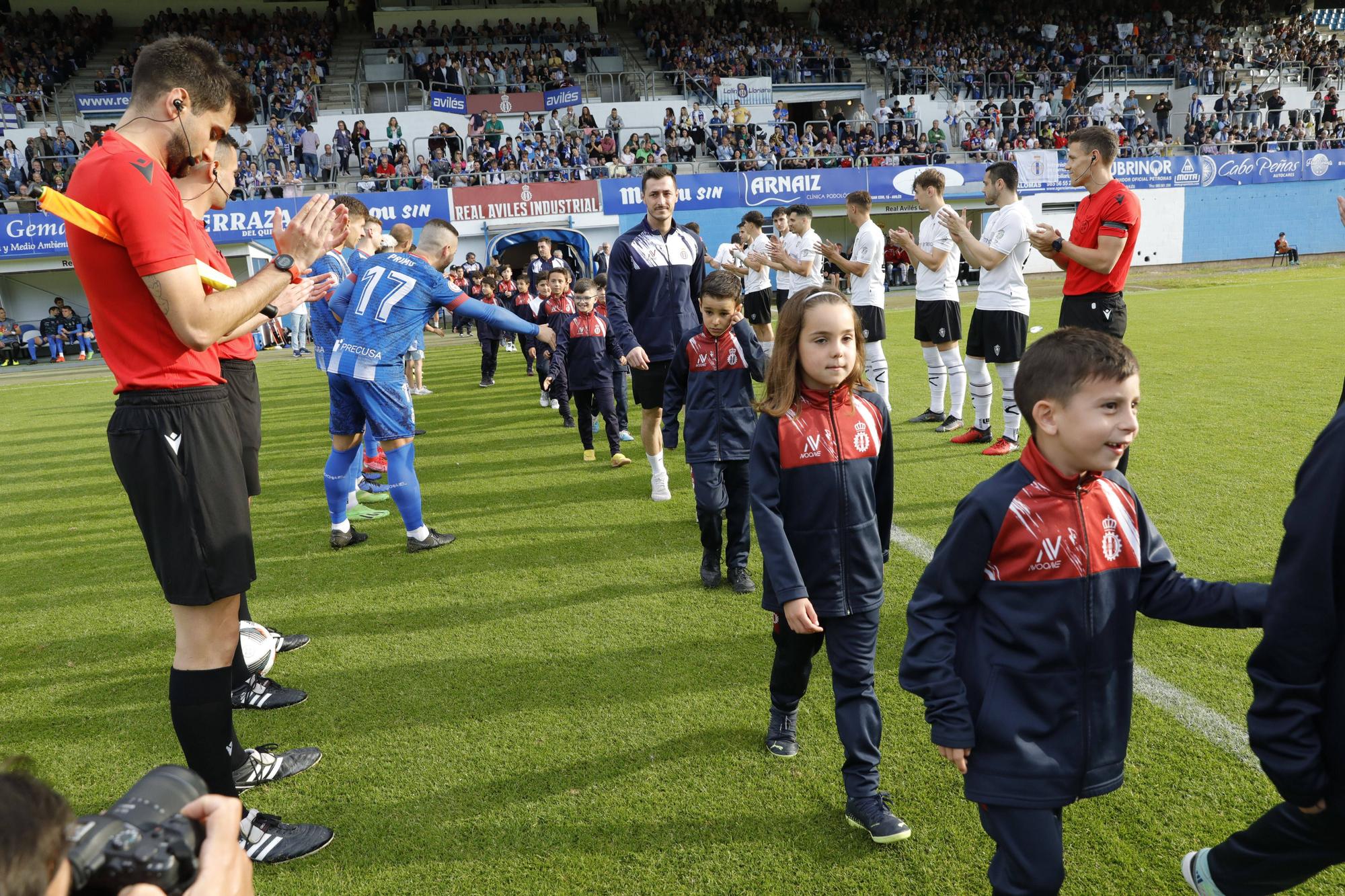 Las mejores imágenes del éxito del Avilés: los blanquiazules ganan 3-0 al Gérnika con la afición volcada