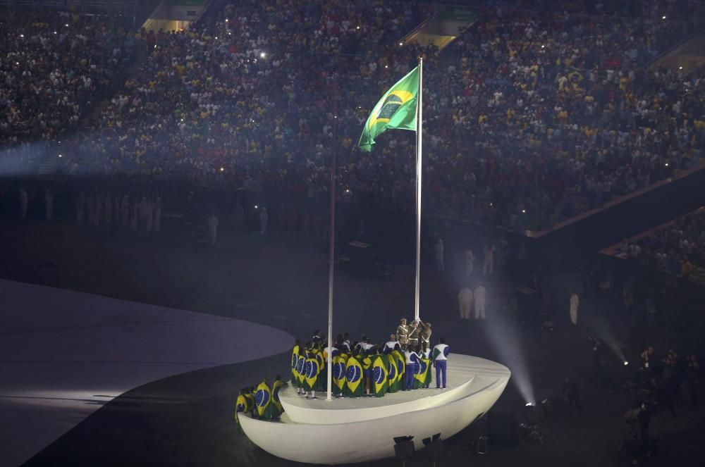 La ceremonia de inauguración de las Olimpiadas recreó el Brasil indígena, las diferentes culturas y las grandes urbes.