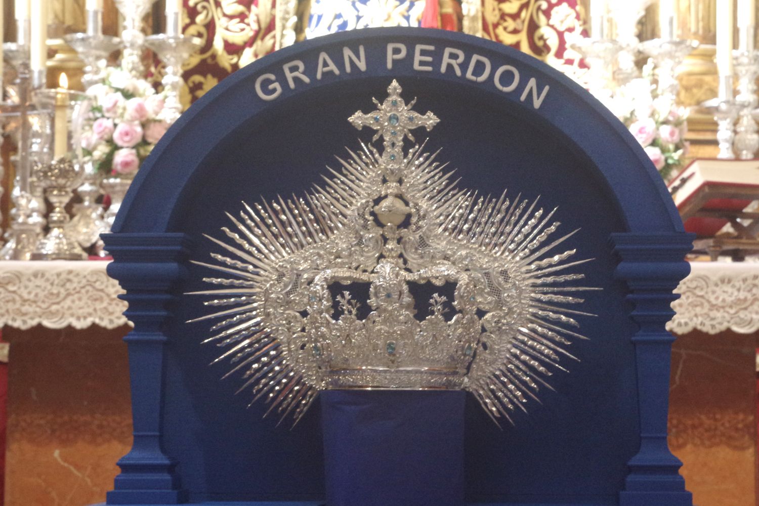 Bendición de una nueva corona para la Virgen del Gran Perdón