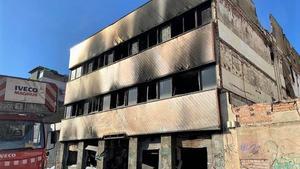 Badalona desallotja dels albergs 40 dels afectats per l’incendi del Gorg i manté l’ajuda per als 49 «més vulnerables»