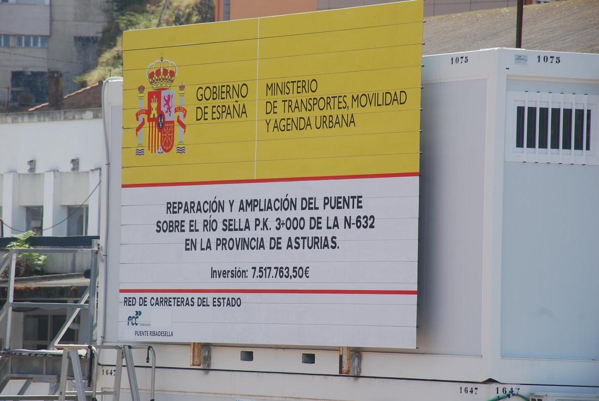 Obras en el puente de Ribadesella.zip
