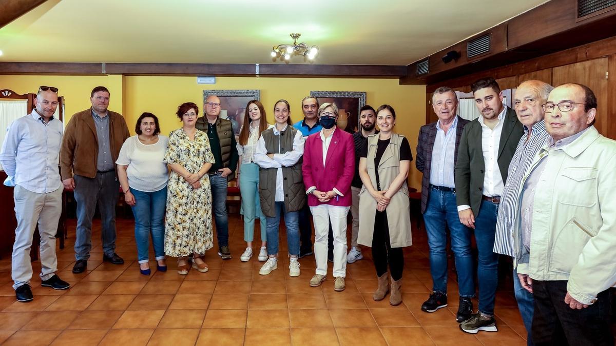 Asistentes al acto en el que se entregó el premio.