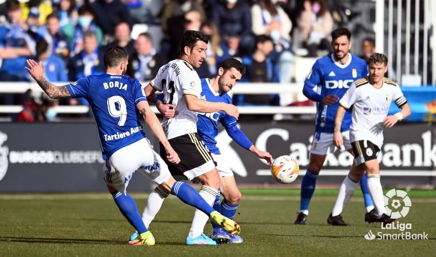 Las mejores imágenes de la victoria del Real Oviedo en Burgos (0-1)