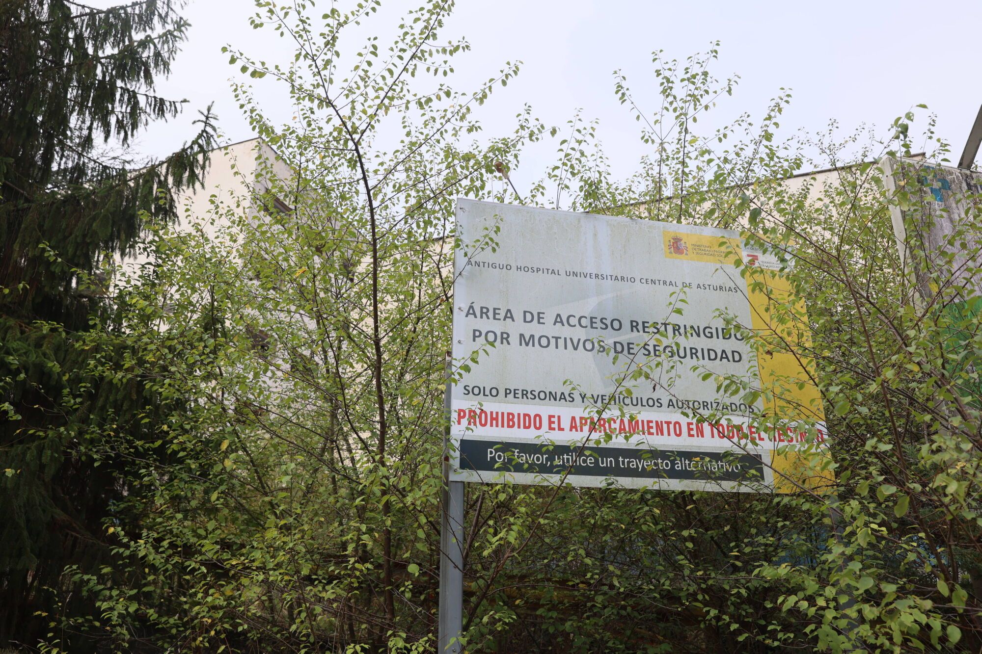 Viejo HUCA. Recorrido por cómo está el viejo hospital.