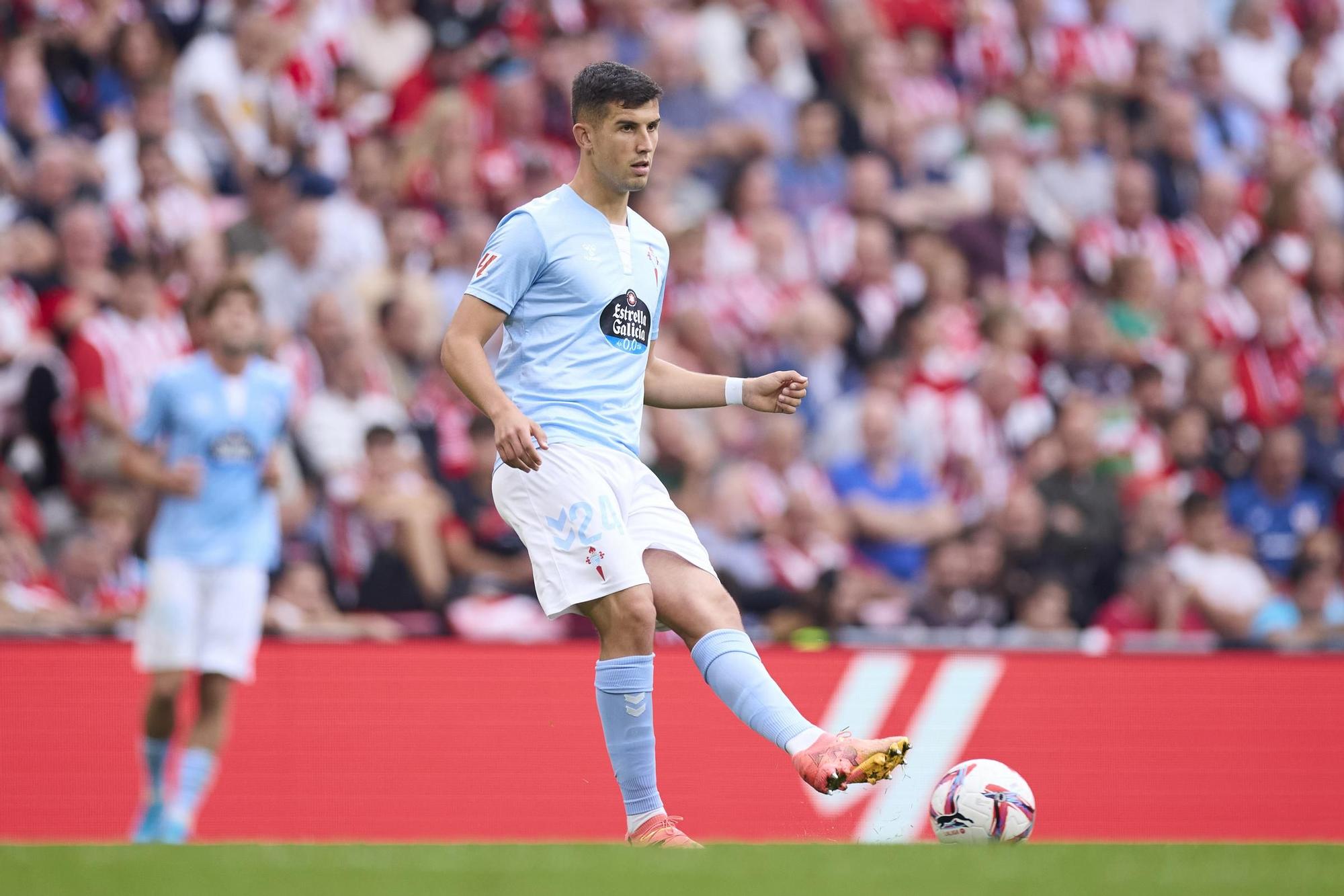 Carlos Dominguez of RC Celta de Vigo in action during the LaLiga EA Sports match between Athletic Club and RC Celta de Vigo at San Mames on September 22, 2024, in Bilbao, Spain. AFP7 22/09/2024 ONLY FOR USE IN SPAIN / Ricardo Larreina / AFP7 / Europa Press;2024;SPAIN;Soccer;Sport;ZSOCCER;ZSPORT;Athletic Club de Bilbao v RC Celta de Vigo- La Liga EA Sports;