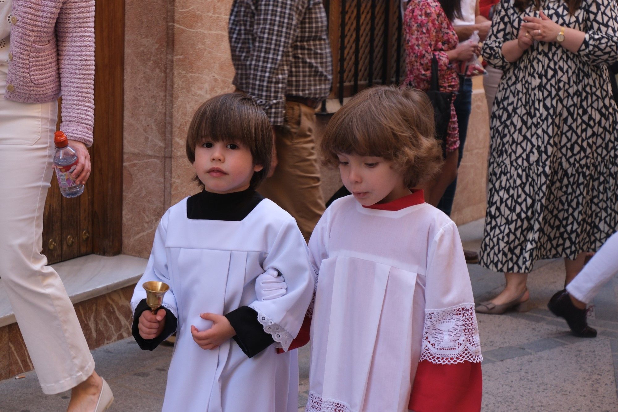 Concentración de tronos chicos en Antequera