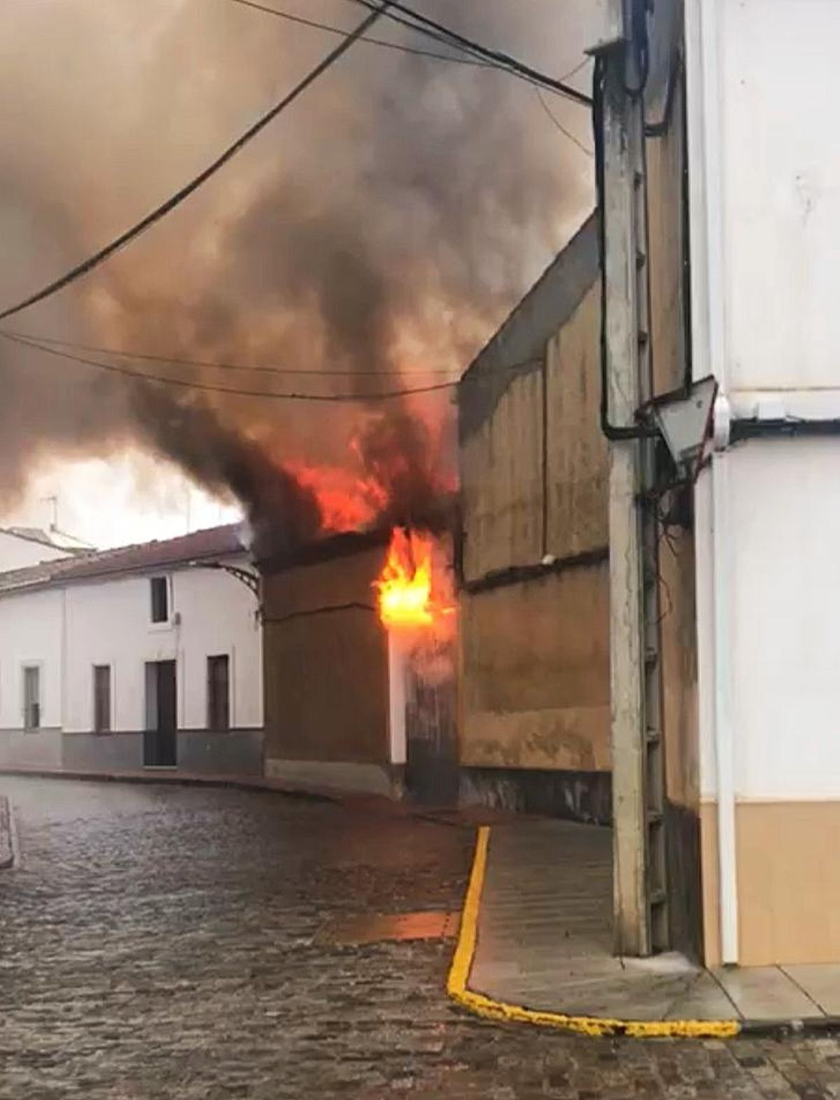 Imagen del inicio del fuego captada por algún vecino