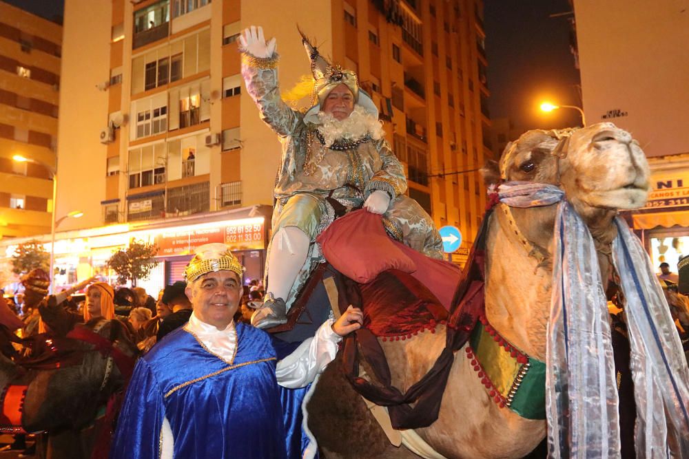 El distrito malagueño, como ya es tradición, adelanta el cortejo de sus majestades los Reyes Magos por las calles Fernández Fermina, Conde del Guadalhorce, Cruz del Humilladero o Camino de San Rafael.