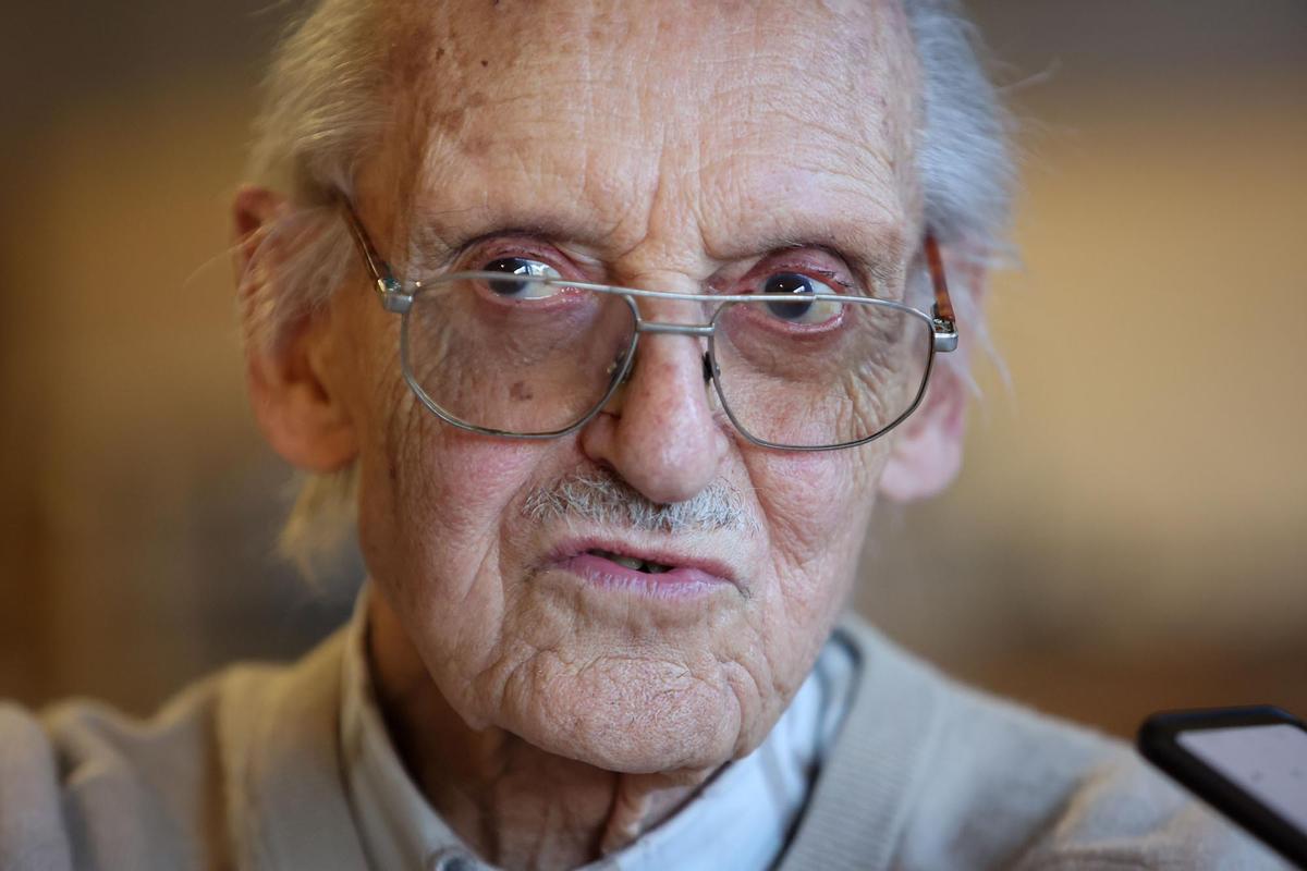 El escultor Adolf Aymat cumple 94 años El escultor Adolf Aymat cumple 94 años