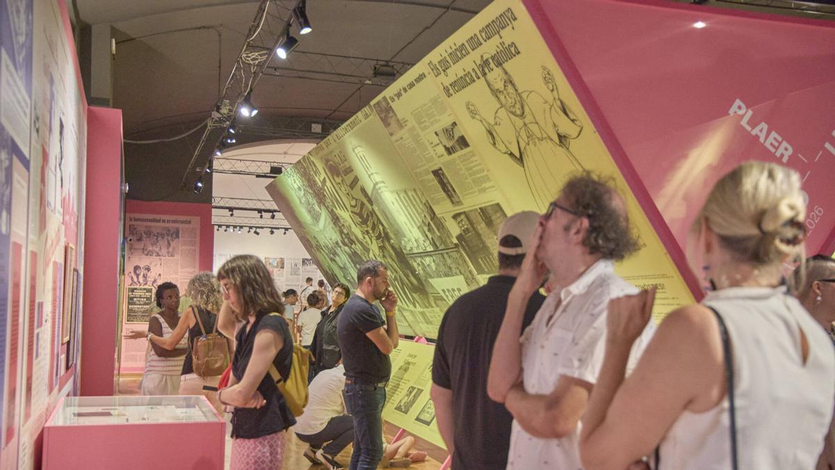 Les imatges de la inauguració de l'exposició "Repressió, plaer i llibertat: la lluita LGTBIQ" al Museu d'Hsitòria