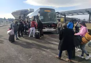 El Concello fletará lanzaderas a Santiago para mitigar el cierre de Peinador en mayo