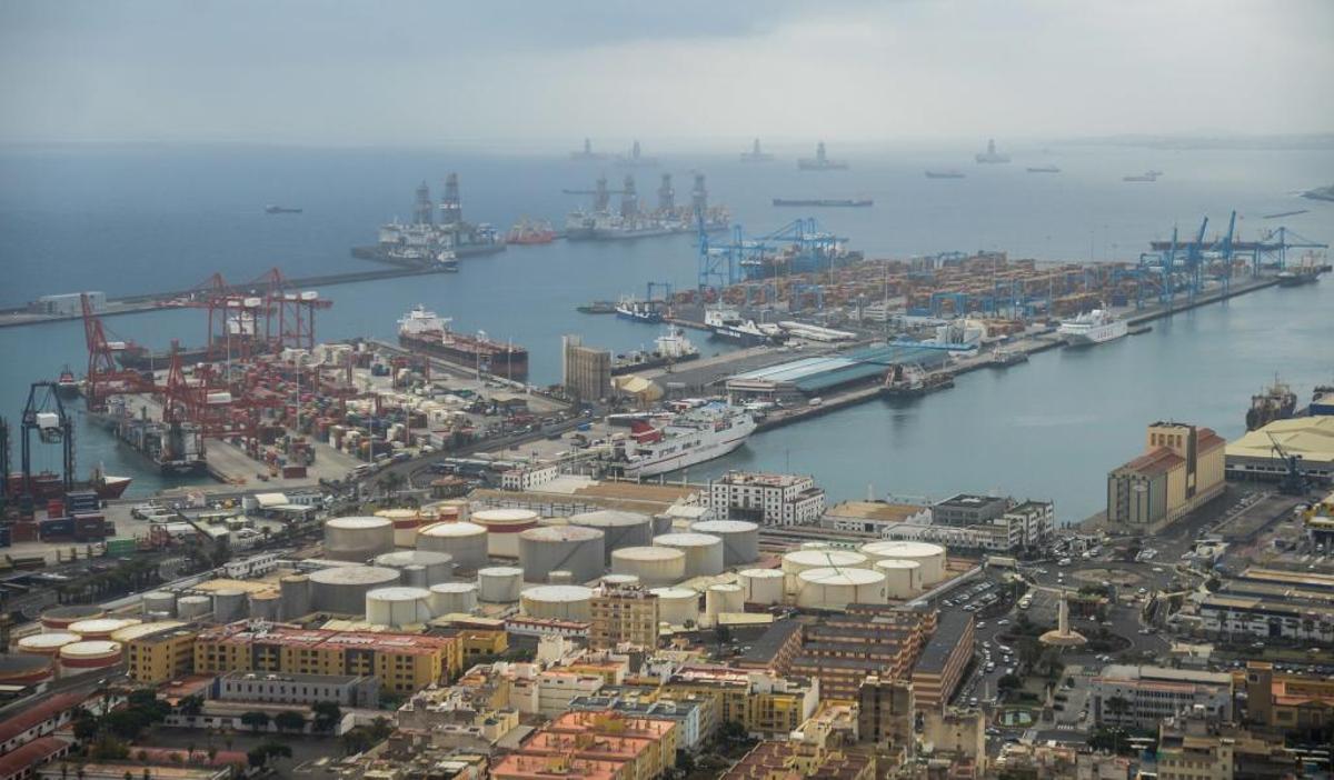 Vista aérea del Puerto de La Luz.