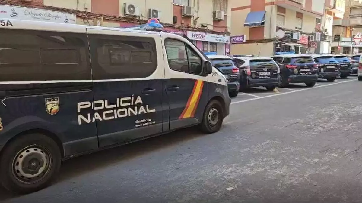 Cinco detenidos por robos en viviendas con el método del "resbalón" en Alicante