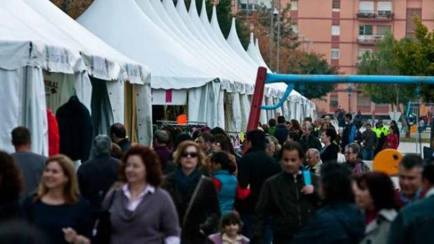 Un momento de la inauguración de la feria, que abrirá hasta el lunes de 10 a 22 horas.