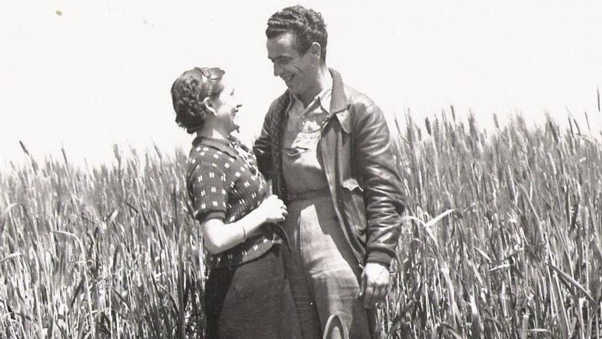 Julia y Arturo en el verano de 1937 en Chiva.