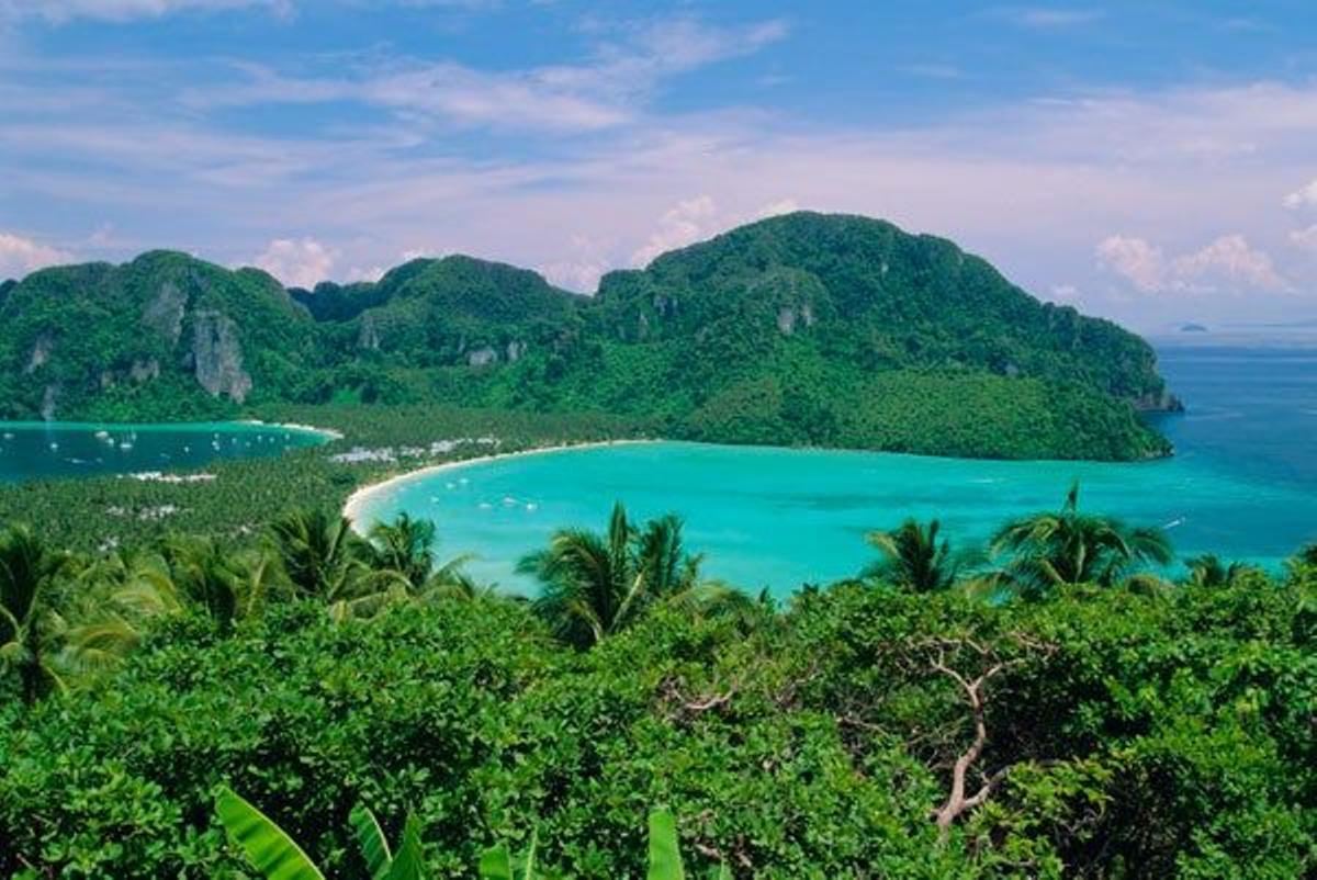 Vista aérea de la isla de Koh Phi Phi, en Tailandia.