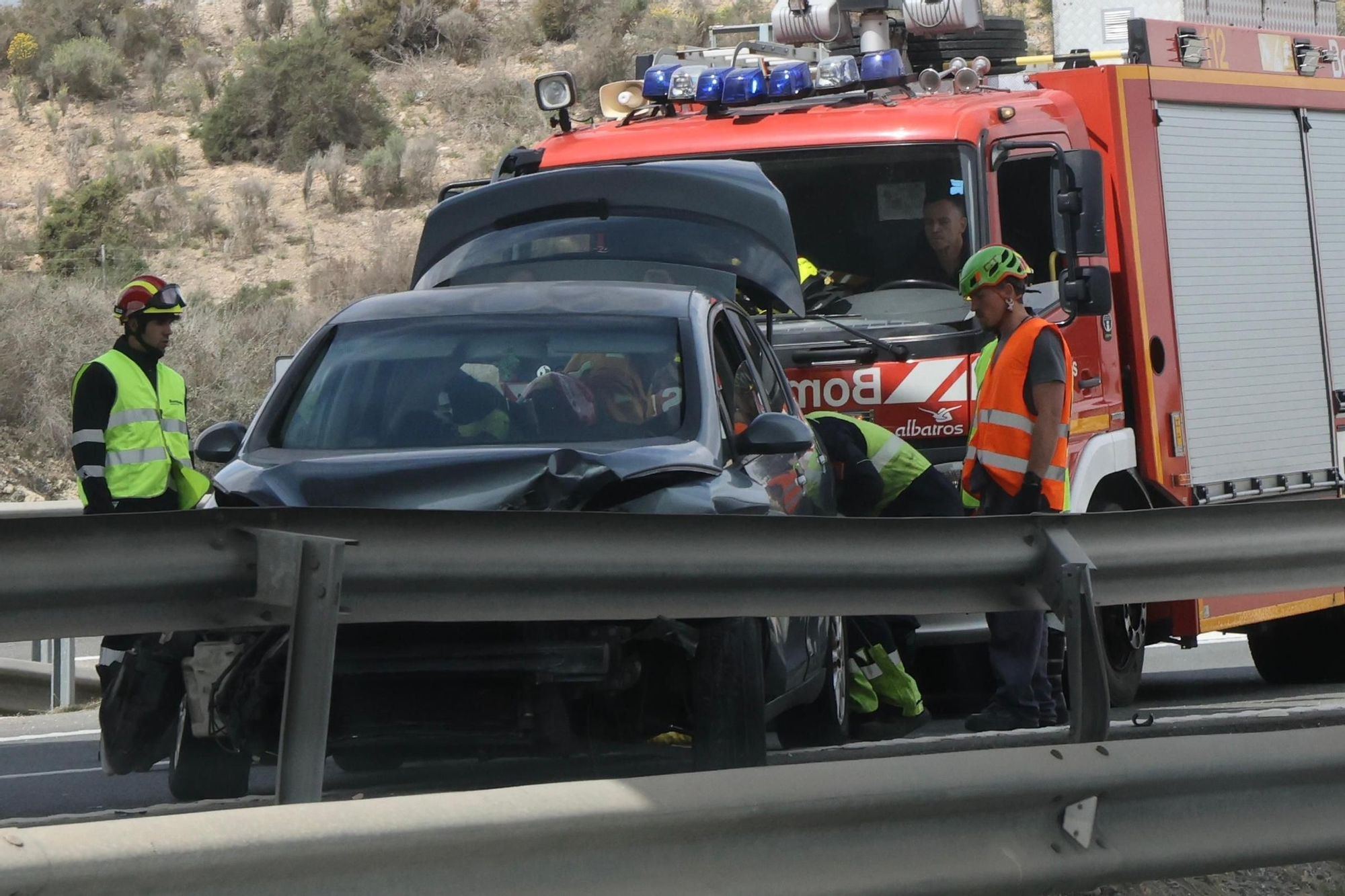 Aparatoso accidente en la A-31 en Monforte del Cid