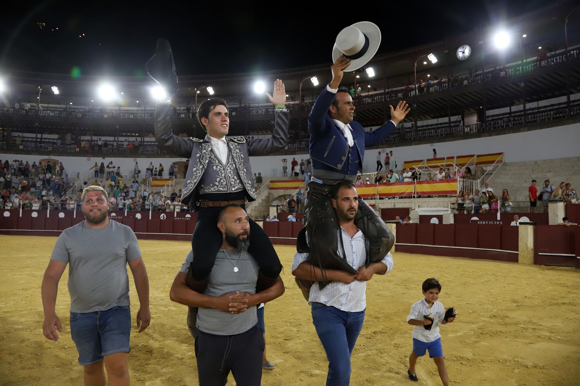 Rejones en la Feria de Málaga: Guillermo Hermoso y Ferrer Martín, doble Puerta Grande en Málaga