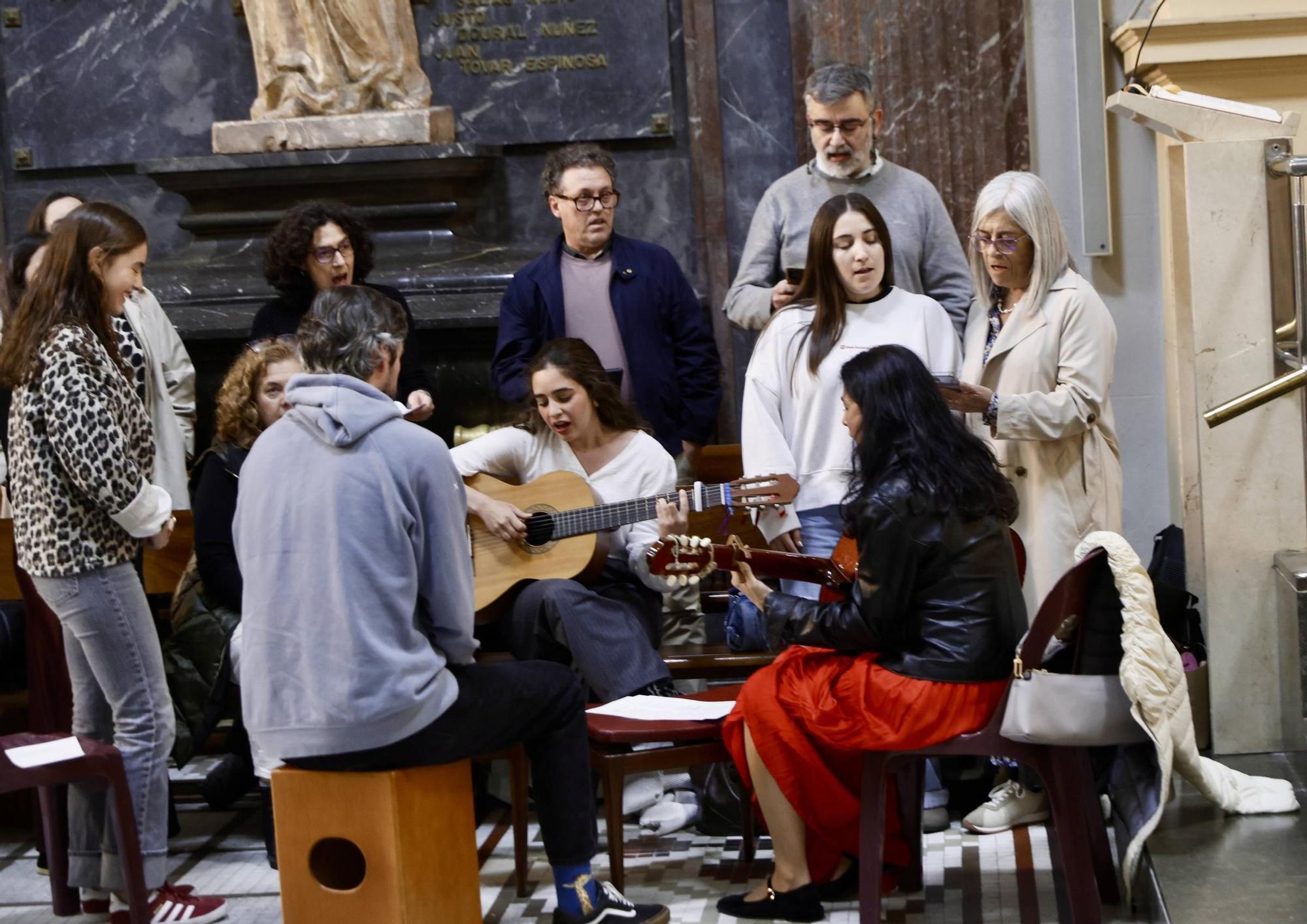 Gijón rinde homenaje al Papa Francisco, de los jesuitas a San Pedro (en imágenes)