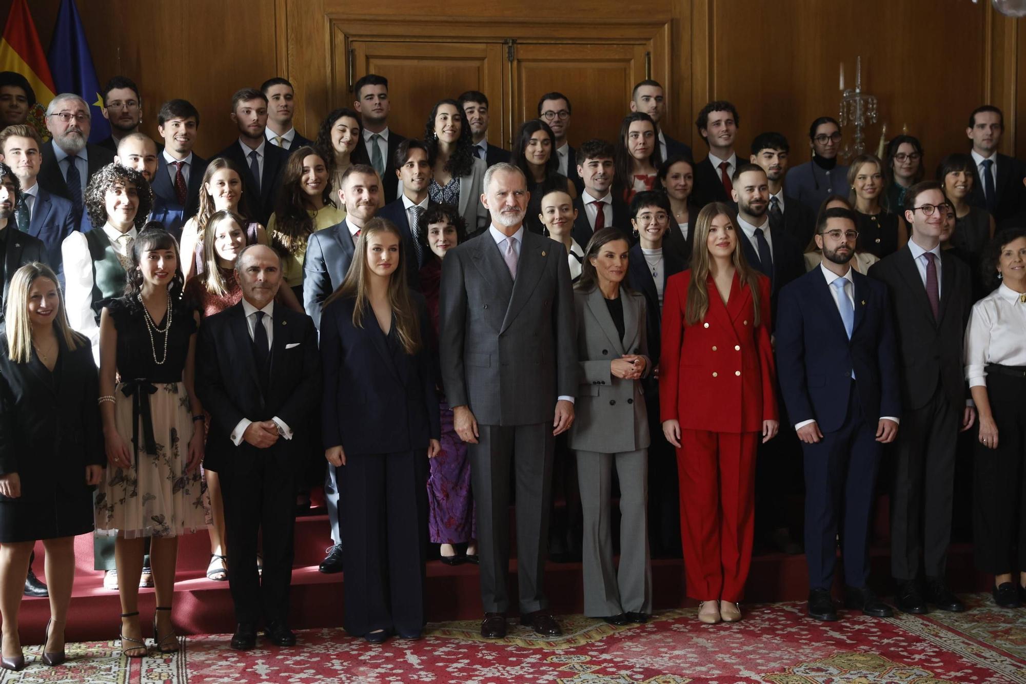 EN IMÁGENES: Así ha sido el encuentro de la Familia Real con  Premios Fin de Grado 2024 de la Universidad de Oviedo