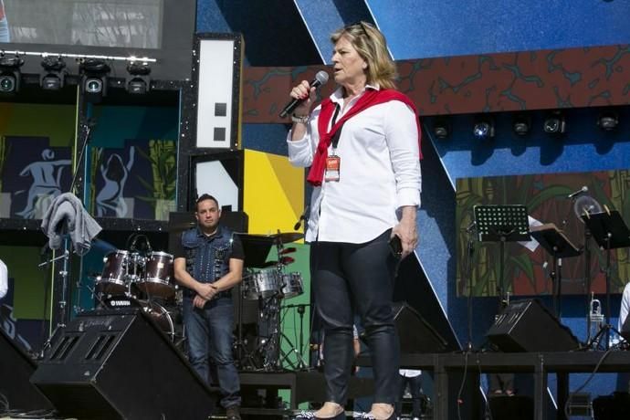 24.02.19. Las Palmas de Gran Canaria. Carnaval 2019. Carnaval de día en el Parque de Santa Catalina, concierto de Manny Manuel . Foto Quique Curbelo  | 24/02/2019 | Fotógrafo: Quique Curbelo