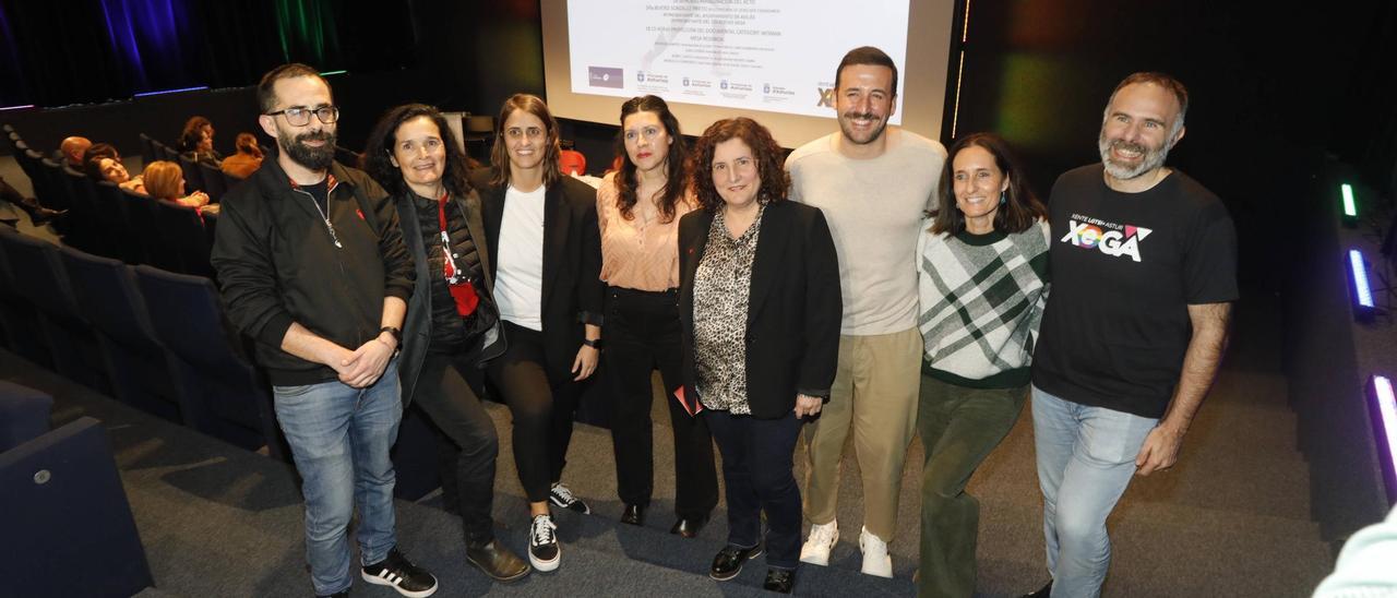 MESA REDONDA DEPORTE LGTBI EN EL NIEMEYER