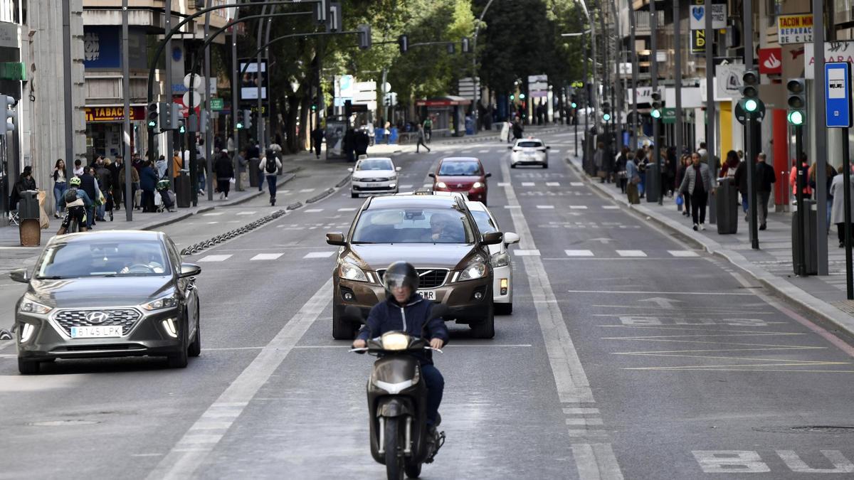 La Gran Vía de Murcia ha vuelto a reabrir este lunes al tráfico tras las obras.