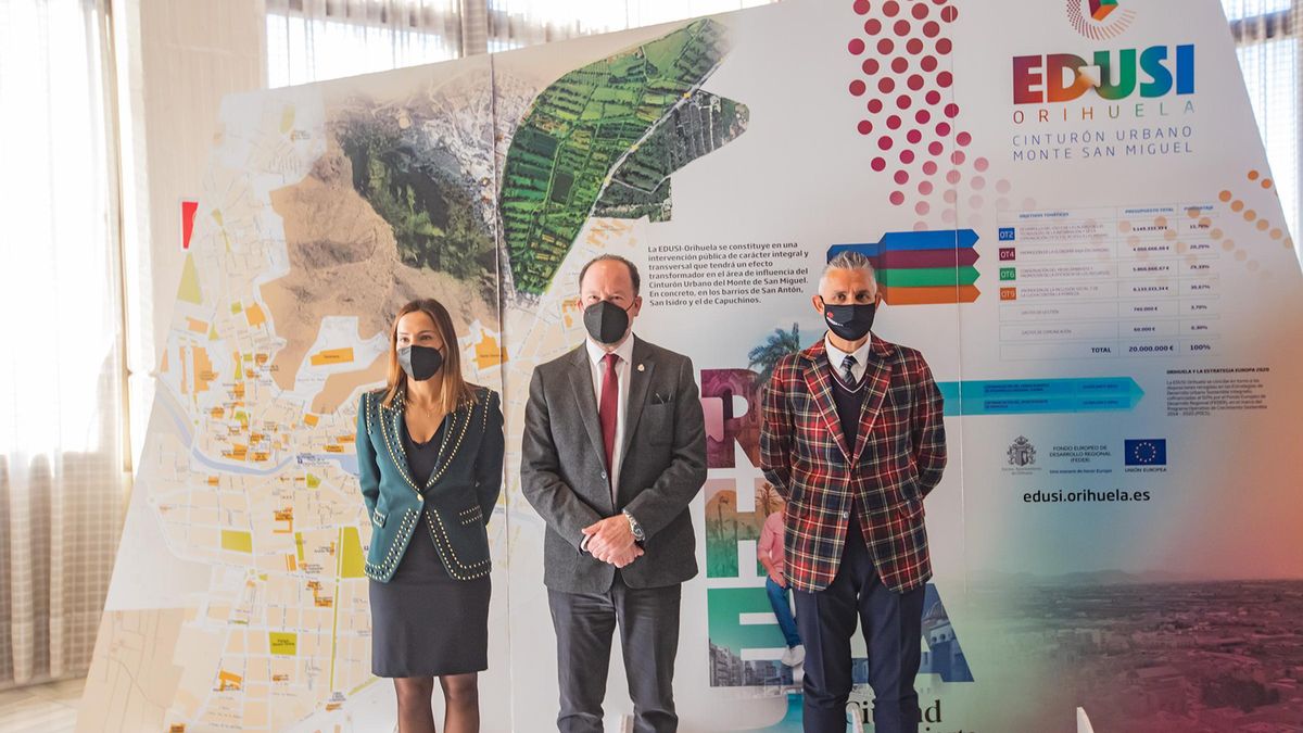 Sabina Goretti, Emilio Bascuñana y Eduardo Rodríguez Carmona en la presentación de un proyecto de la Edusi en 2022