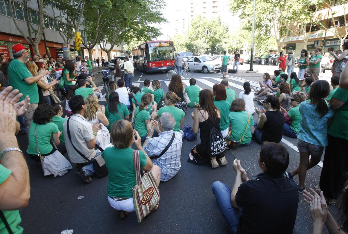 La Marea Verde se moviliza en Zaragoza, en julio de 2012.