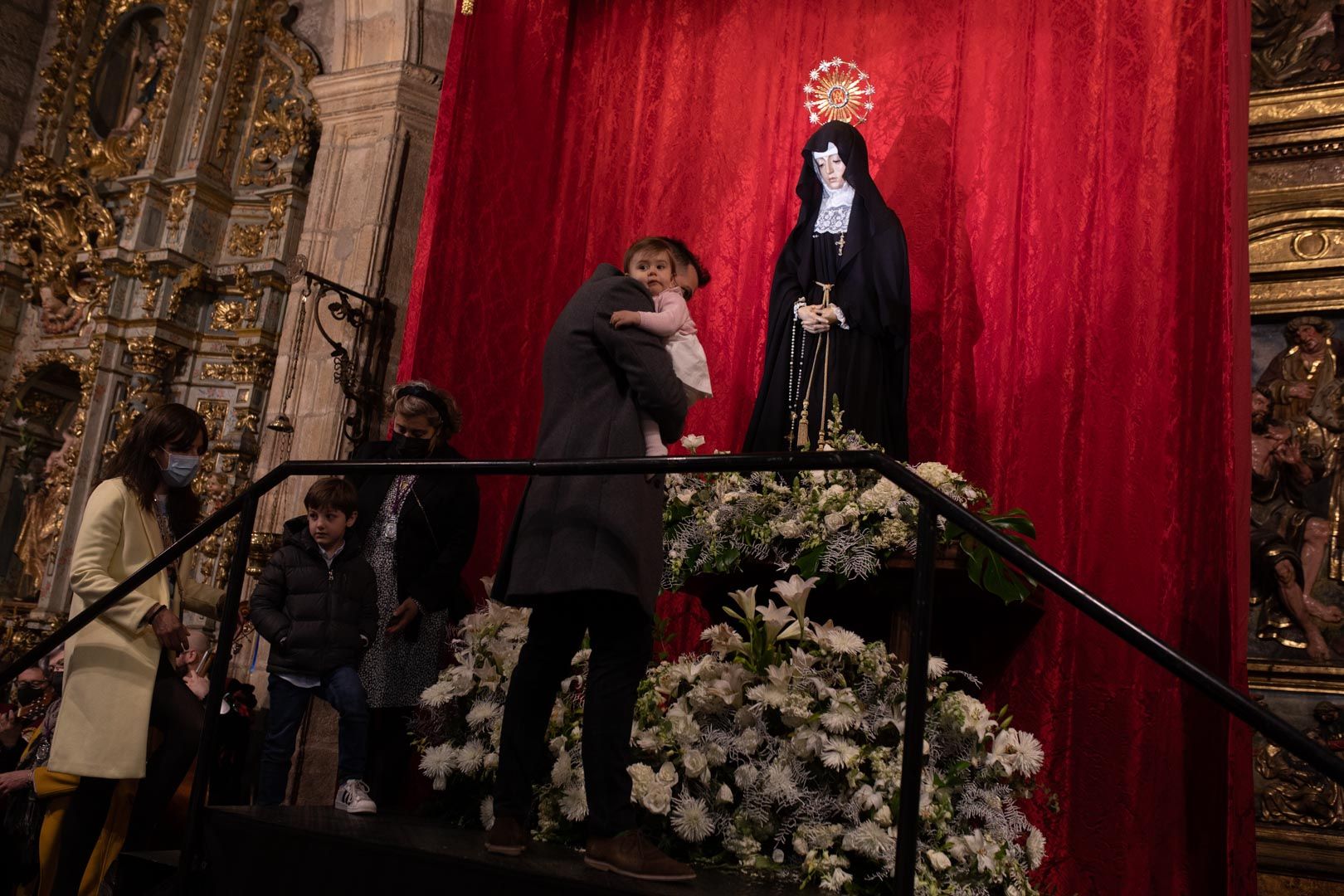 GALERÍA | La presentación de niños a la Virgen de la Soledad, en imágenes