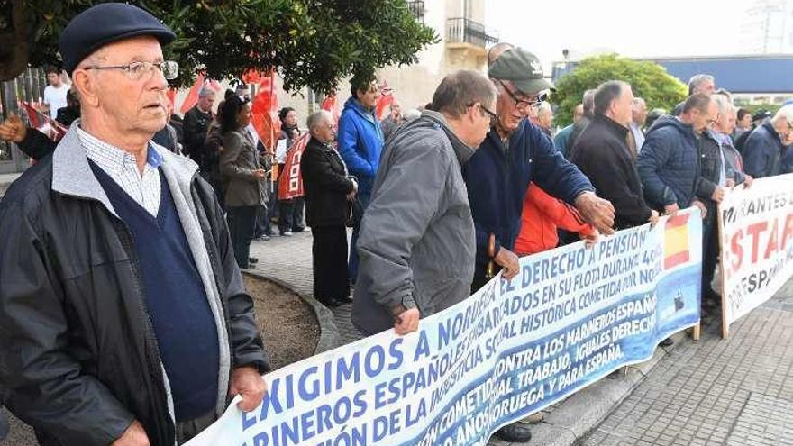 La manifestación de Long Hope en A Coruña. // Víctor Echave