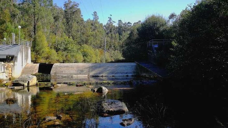 Captación Veiga Grande del Umia ayer. // FdV