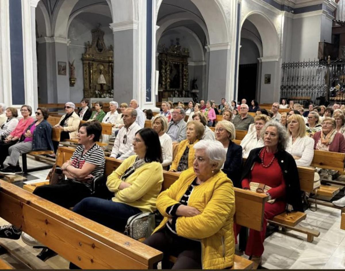 Los vecinos llenaron la iglesia de Mallén.