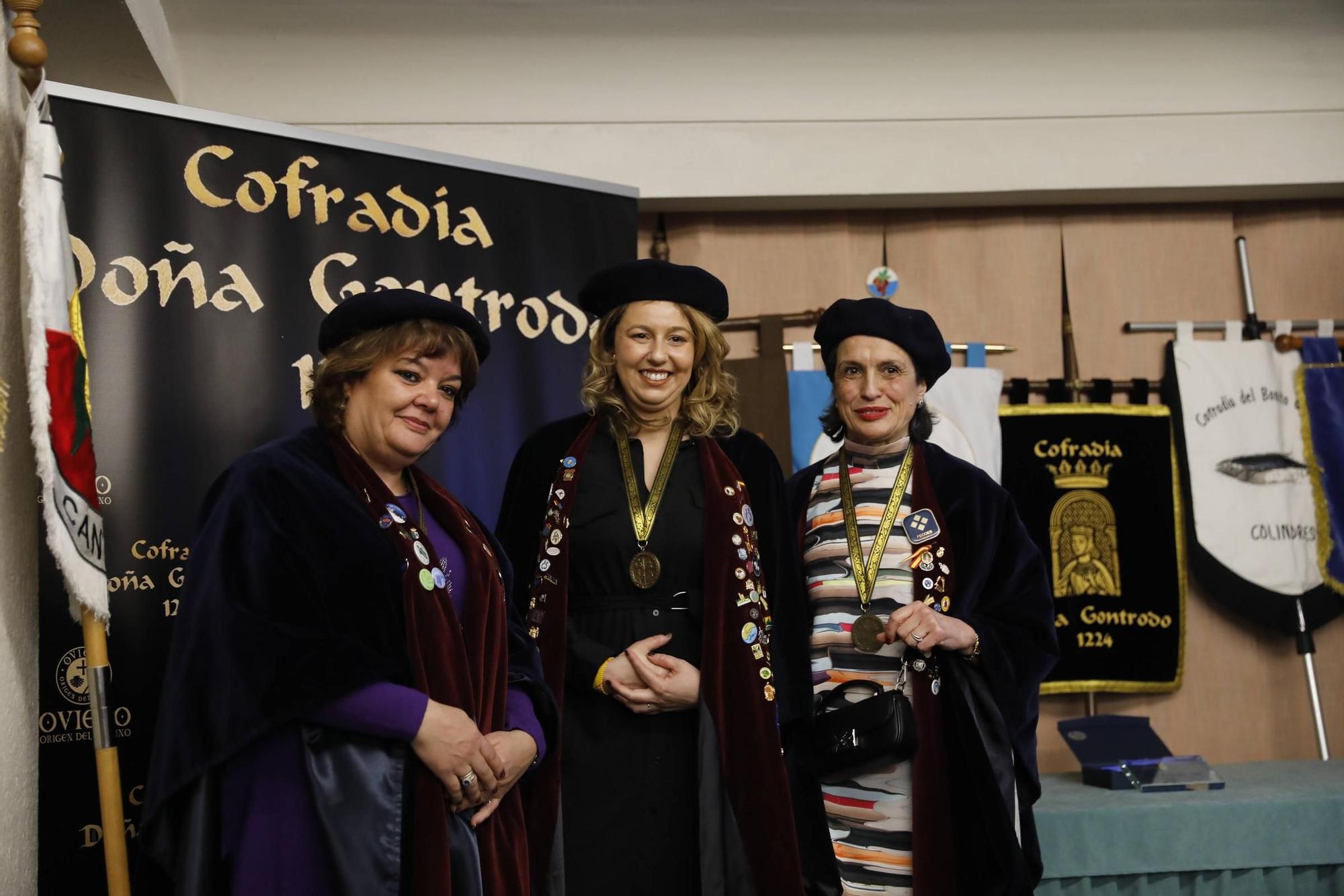 En imágenes | La cofradía Doña Gontrodo homenajea a María Luisa Llavona