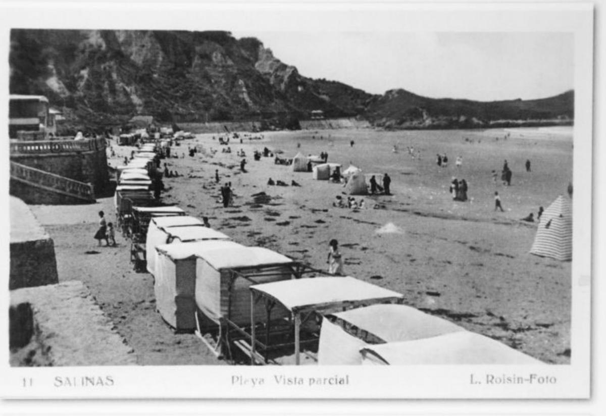 Playa del cuerno. Vista de la playa del Cuerno, situada entre Salinas y el túnel de Arnao, que se aprecia en la margen derecha de la postal.