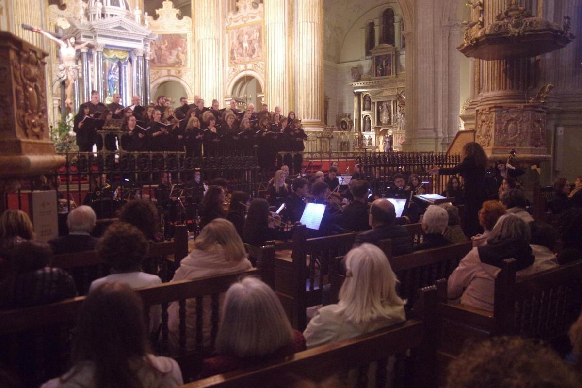 Concierto en la Catedral de Málaga a cargo del Coro de Ópera de Málaga y la Orquesta Sinfónica de Málaga, que interpretaron el Miserere de Ocón en 2025