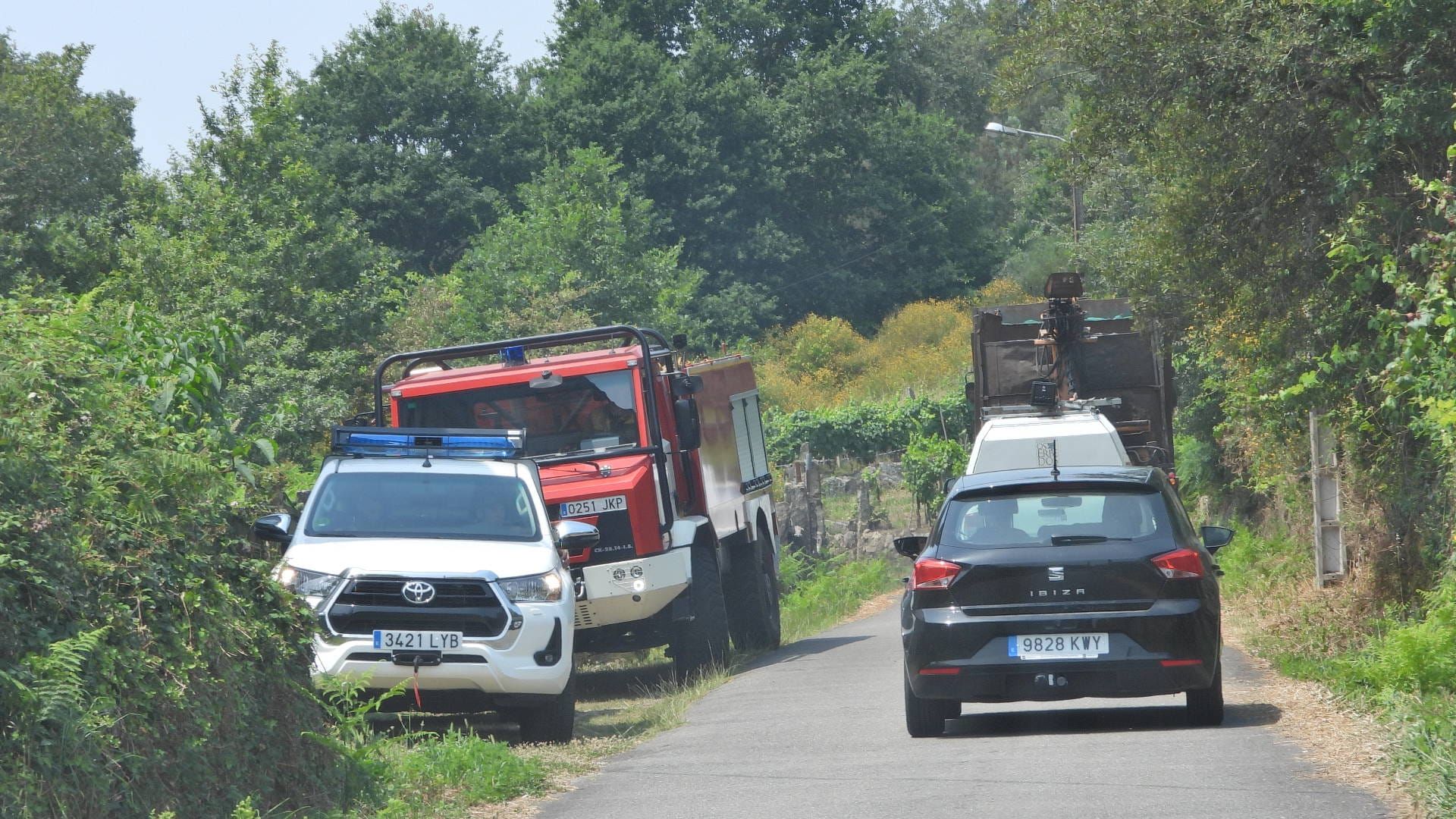 Activos tres incendios en la zona cero de la ola de calor en Galicia