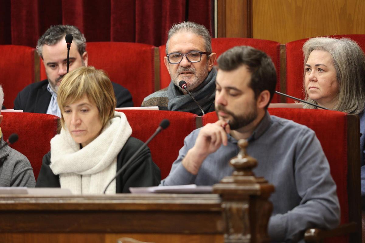 El Ayuntamiento de Alcoy pide al Consell que declare el área de salud como de difícil cobertura El Ayuntamiento de Alcoy pide al Consell que declare el área de salud como de difícil cobertura